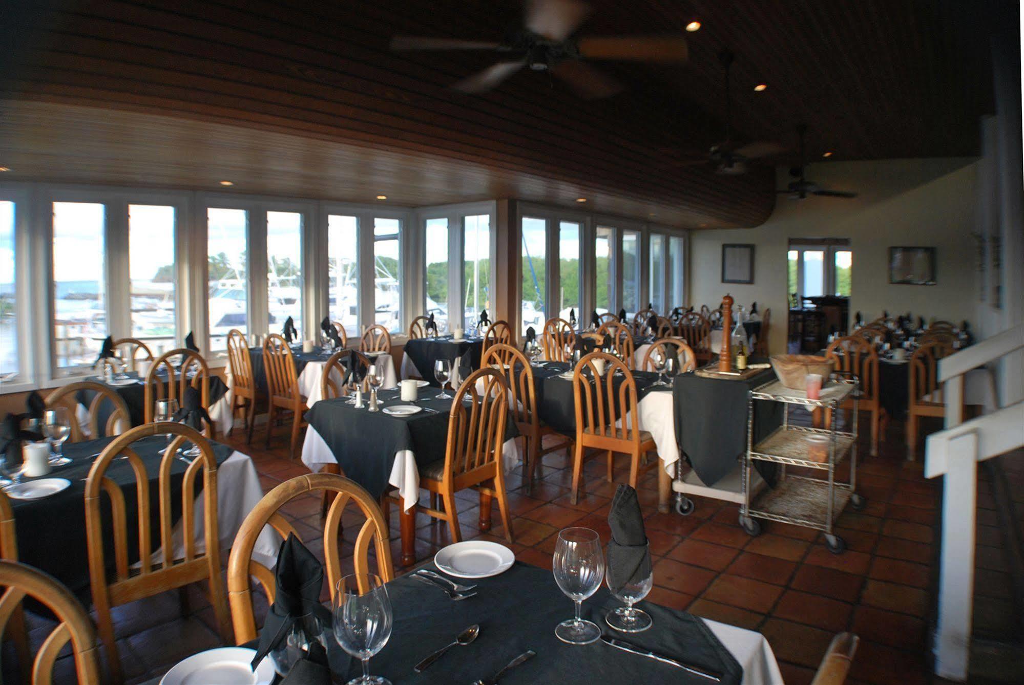 Tamarind Reef Resort Spa & Marina 크리스천스테드 외부 사진